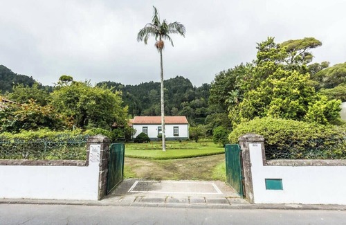 Furnas House | GuestReady - Casa das duas Ribeiras