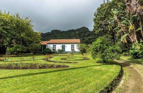 Furnas House | GuestReady - Casa das duas Ribeiras