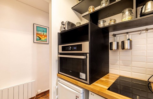 Quartier des Grandes-Carrieres Apartment | GuestReady - Charm and comfort near Montmartre