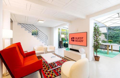 Les Viselets House | GuestReady - Charming haven with a private garden