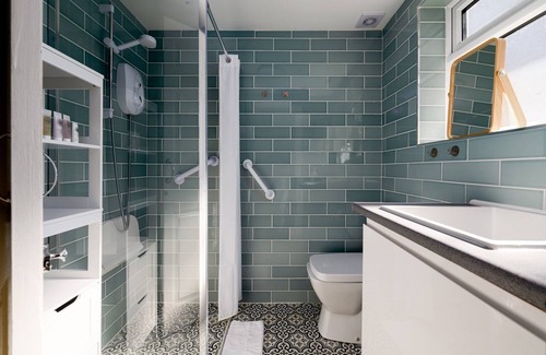 Golders Green Apartment | GuestReady - Charming studio with a private garden