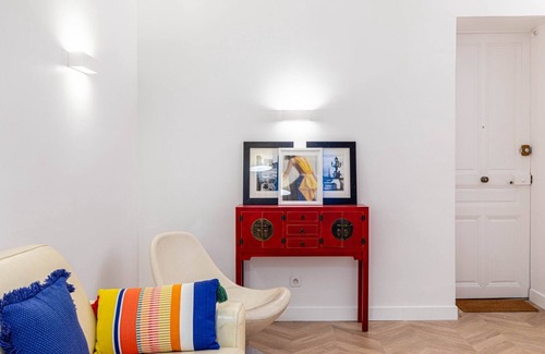Vivienne Apartment | GuestReady - Chic and central near attractions