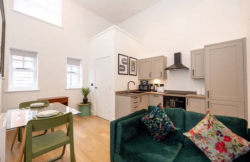Offerton Apartment | GuestReady - Chic Comfort in Stockport