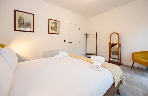 Offerton Apartment | GuestReady - Chic Comfort in Stockport