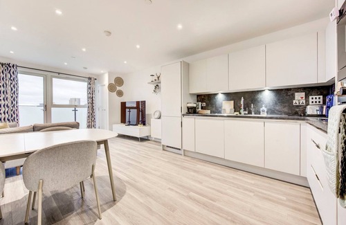 Hounslow Central Apartment | GuestReady - Cosmopolitan Living in Hounslow