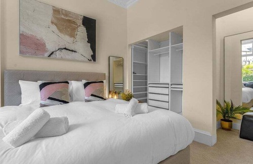 Bonnington Apartment | GuestReady - Designer Elegance in City's Heart
