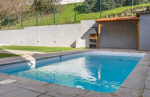 Santa Marinha Apartment | GuestReady - Easygoing Pool to River