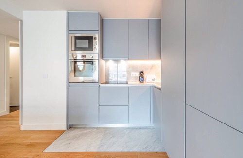 Sao Sebastiao da Pedreira Apartment | GuestReady - Honey in The Sun