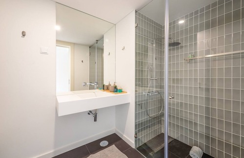 Sao Sebastiao da Pedreira Apartment | GuestReady - Honey in The Sun