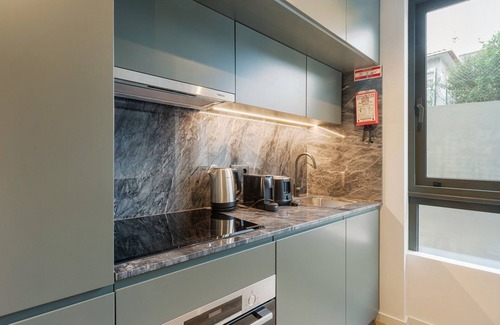 Mafamude Apartment | GuestReady - Khaki Roof