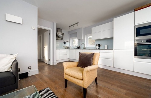 Campden Apartment | GuestReady - Kensington Living