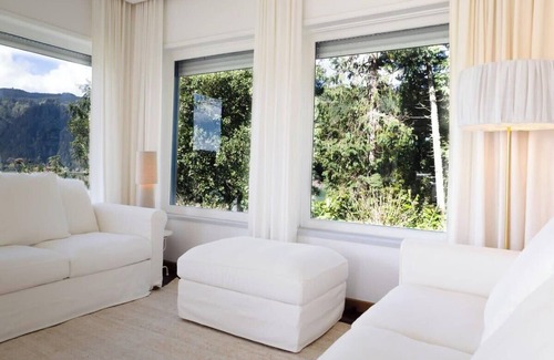 Furnas House | GuestReady - Lakefront Casa do Garajau
