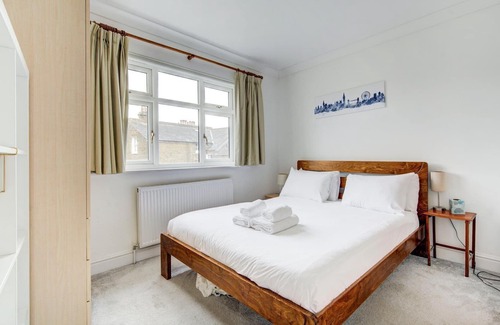 Shaftesbury Apartment | GuestReady - Lavender Hill Gem