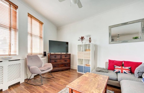 Shaftesbury Apartment | GuestReady - Lavender Hill Gem