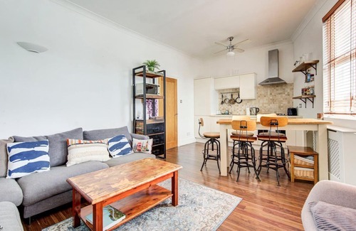 Shaftesbury Apartment | GuestReady - Lavender Hill Gem
