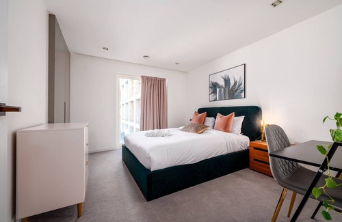 Fulham Broadway Apartment | GuestReady - Modern nest in London