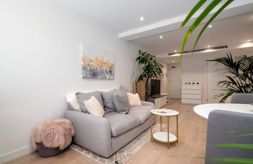 Ravenscourt Park Apartment | GuestReady - Modern Studio for 2 in Albion Court