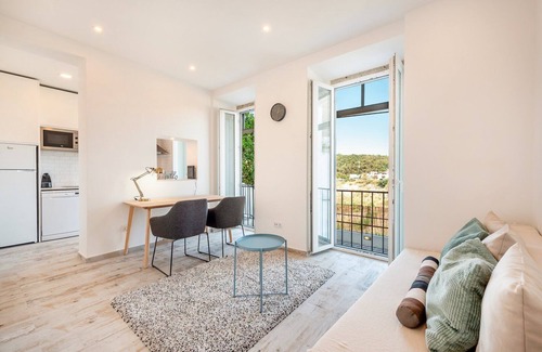 Santo Condestavel Apartment | GuestReady - Mosaic Terrace