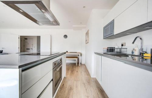 Stratford and New Town Apartment | GuestReady - Olympic Park City Living