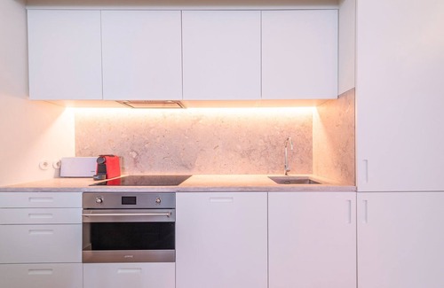 Lisbon Old Town Apartment | GuestReady - Pink Sunset