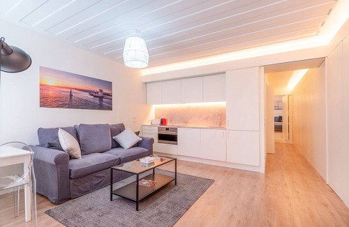 Lisbon Old Town Apartment | GuestReady - Pink Sunset