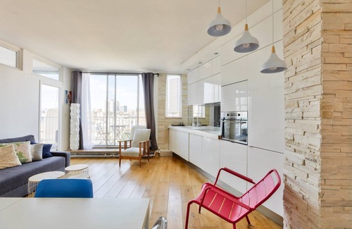 Notre-Dame-des-Champs Apartment | GuestReady - Refined Escape with Panoramic Views