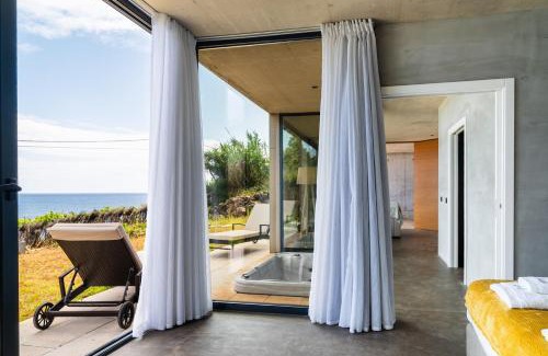 Sao Vicente House | GuestReady - Relax & Ride the Waves
