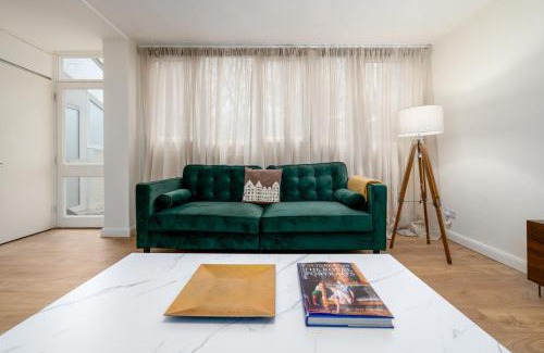 Brondesbury Apartment | GuestReady - Spacious retreat at Grange Park