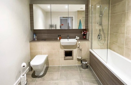 Canning Town Apartment | GuestReady - Sunny & Modern Apt in Canning Town