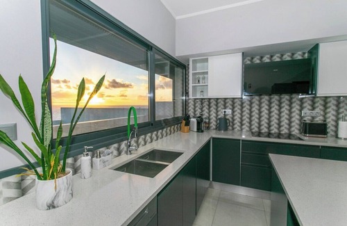 Relva House | GuestReady - Sunset House