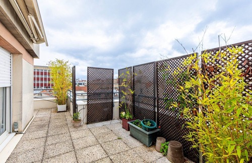 Bois-Colombes Apartment | GuestReady - Tranquil Getaway with Terrace for 5