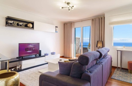 Canico House | GuestReady - Villa Valverde in Caniço