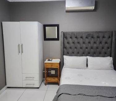 Universitas House | GuestRest