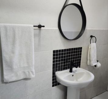 Universitas House | GuestRest