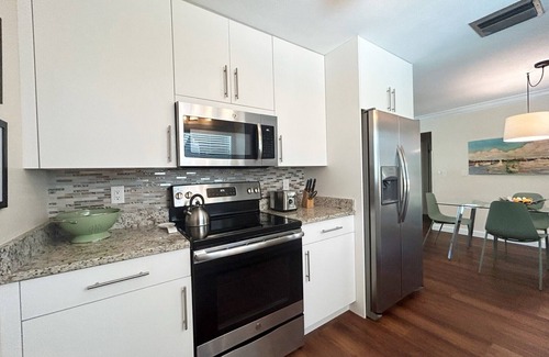 Alta Vista House | Guests Love This Home & Locationn 1 Mile to Downtown, Trolley to Beach, Pets OK!
