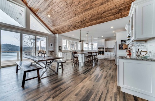 Big Creek House | Guests say One of the BEST HOUSES. Check deals Aug 16-28, 10% off booking 7 days