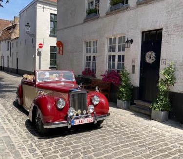 Historical Center Bruges Apartment | Guestsuite Sir Joachim Bruges