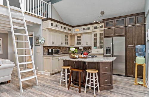 Guilford Cottage | Guilford Carriage House at Granite Lodge!