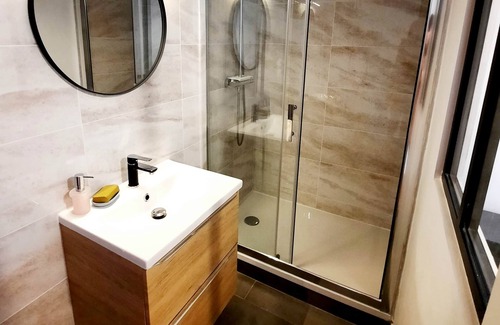 Perrache Apartment | "Guillaume Cityscape" - 4-room apartment