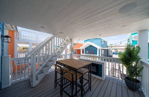 Parker Strip House | Guitars & Tiki Bars, Roadrunner Resort