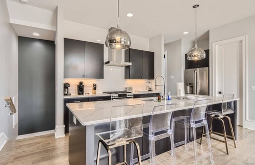 The Gulch Condo | Gulch · 4 Connecting Condos, Sleeps 38, Firepits, Garages, Rooftops decks, Great Views, Security