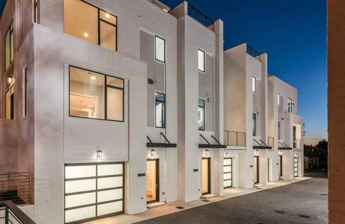 The Gulch Condo | Gulch · 4 Connecting Condos, Sleeps 38, Firepits, Garages, Rooftops decks, Great Views, Security