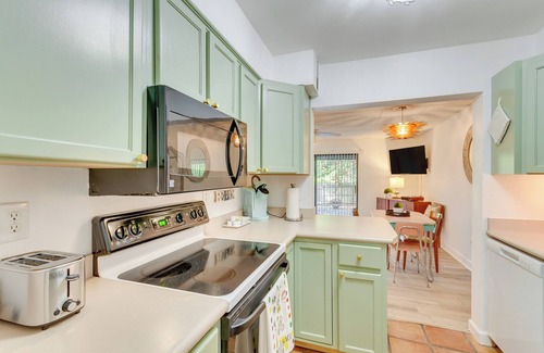 Pensacola Condo | Gulf Breeze Escape w/Patio + Community Pool!