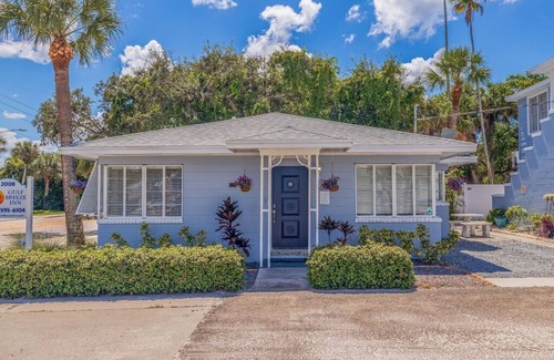 Indian Rocks Beach Cottage | Gulf Breeze Inn- Indian Rocks