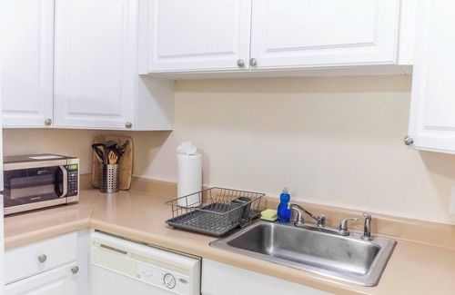 Gulfport Apartment | Gulf - Charming 2Br Lake Front Apartment