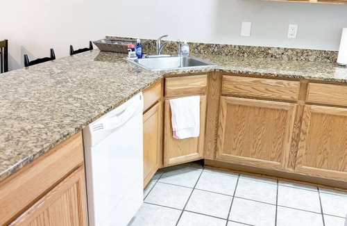 Biloxi Condo | Gulf Coast Getaway! Seconds from Beach and Casinos
