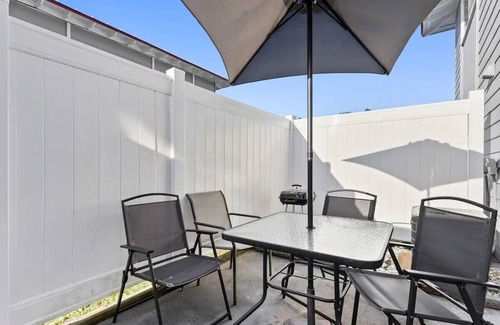 Biloxi Condo | Gulf Coast Getaway! Seconds from Beach and Casinos