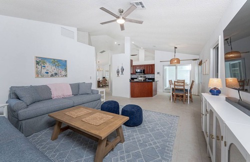 Englewood East House | Gulf Coast Getaway.