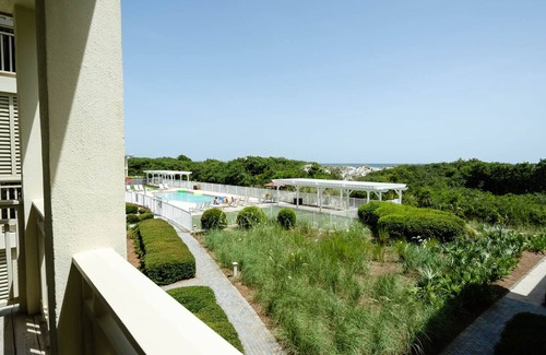 Gulf District Condo | Gulf District ~ Gulf Front Condo! Steps to Beach Club, Beach Access & Dining!