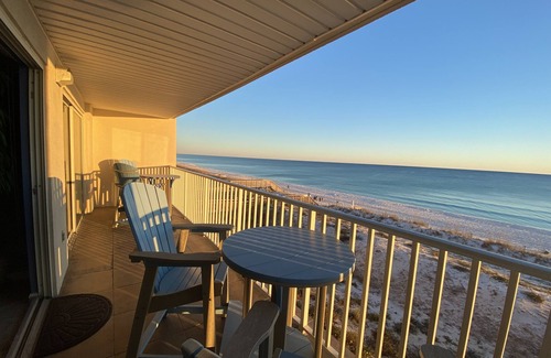 Fort Walton Beach - Destin Condo | Gulf Front! Amazing views- directly on the Ocean!